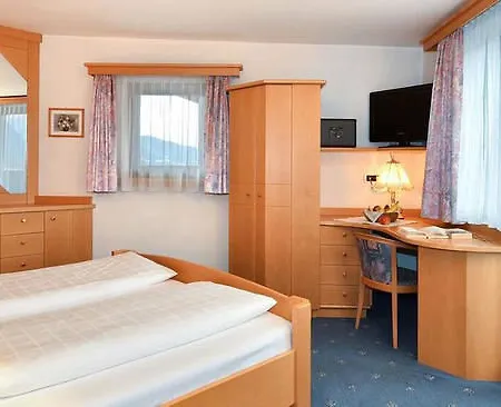 Hubertushof 3*
