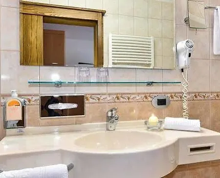 Hubertushof 3*